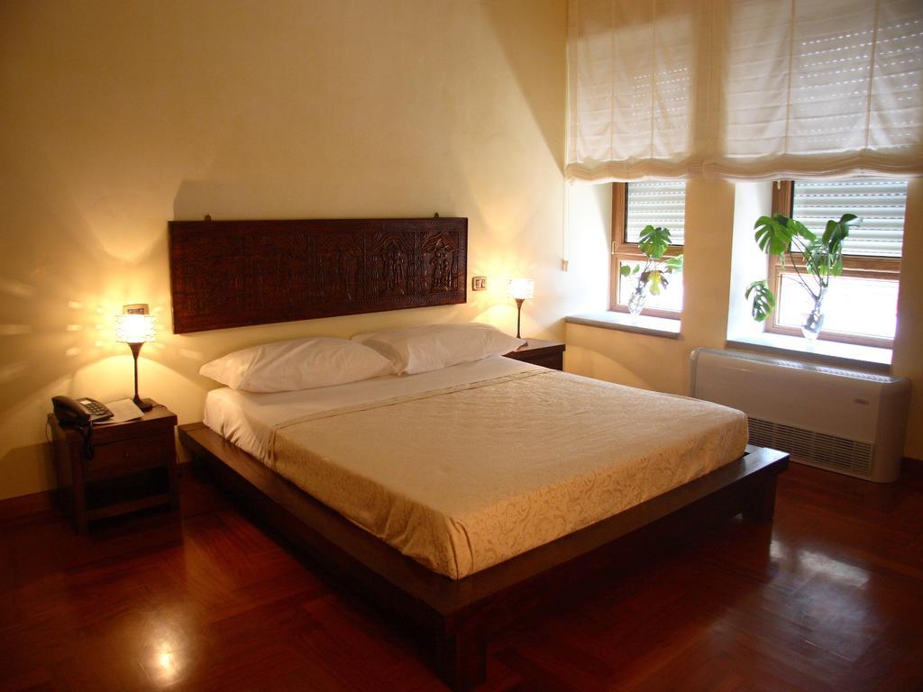 Casa Dei Mercanti Town House Lecce Kamer foto